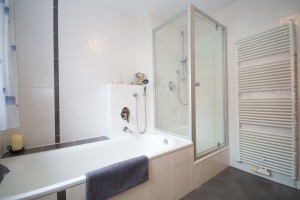 reiheneckhaus_buchloe_badezimmer2