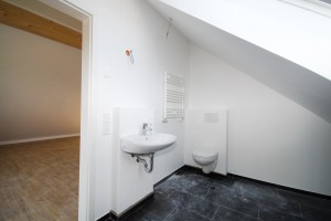 Dachgeschoss-Badezimmer1