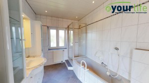 Einfamilienhaus-Legau-Badezimmer1